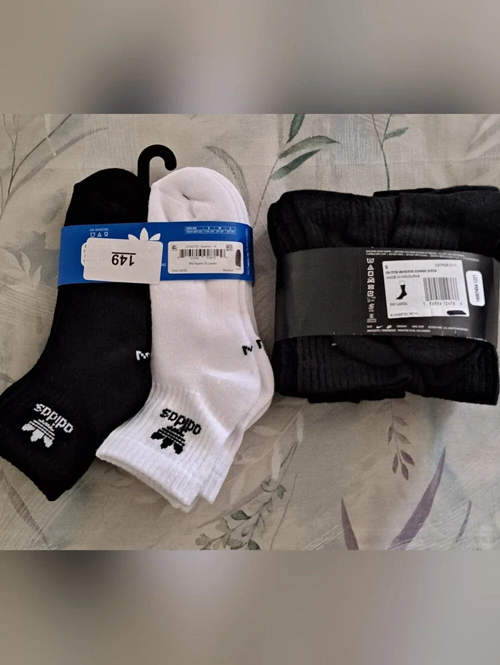 Adidas 6 Pack Kids Black & White Ankle 2Y-5Y and 6 Pack Nike Crew Socks 3Y-5Y
